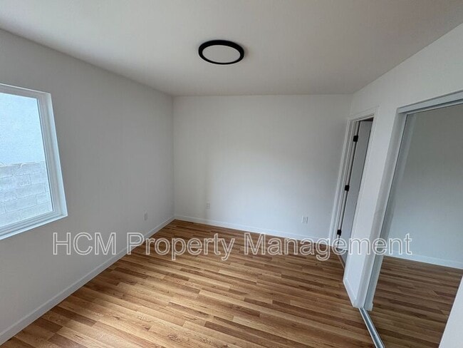 Photo - 856–858 W 47th St Unit #856A