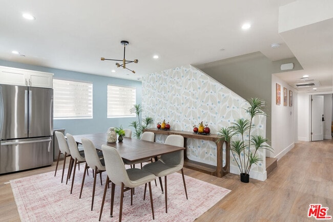 Photo - 1341 Mariposa Ave