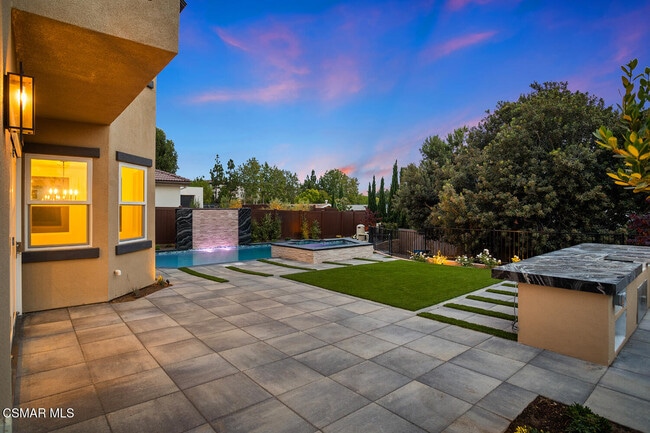 Photo - 295 Toyon Ct