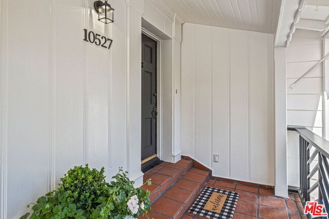 Photo - 10527 Le Conte Ave