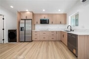 Photo - 22926 Leadwell St