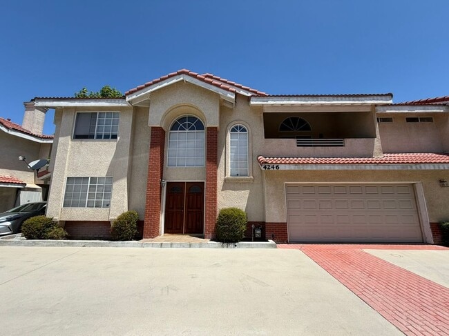 Building Photo - 4246 La Rica Ave