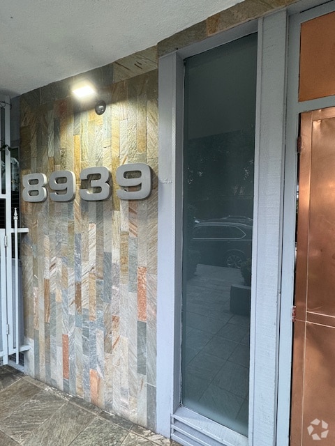 Building Photo - 8939 Cadillac Ave Rental