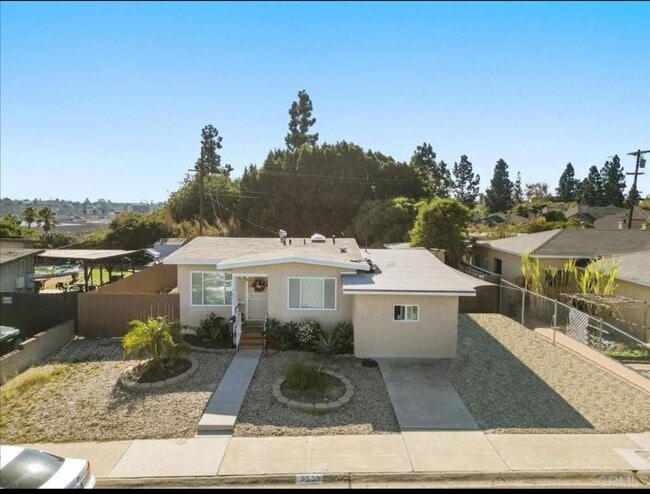 2 Bed | 1 Bath | Washer & Dryer Included -... - 2 Bed | 1 Bath | Washer & Dryer Included -... House