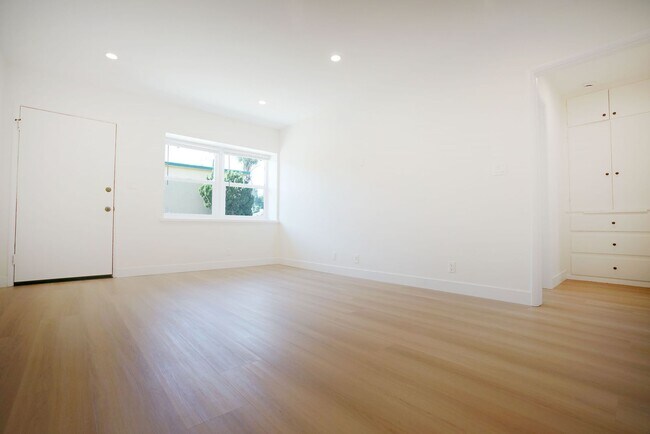 Photo - 14857 Morrison St Unit 14853