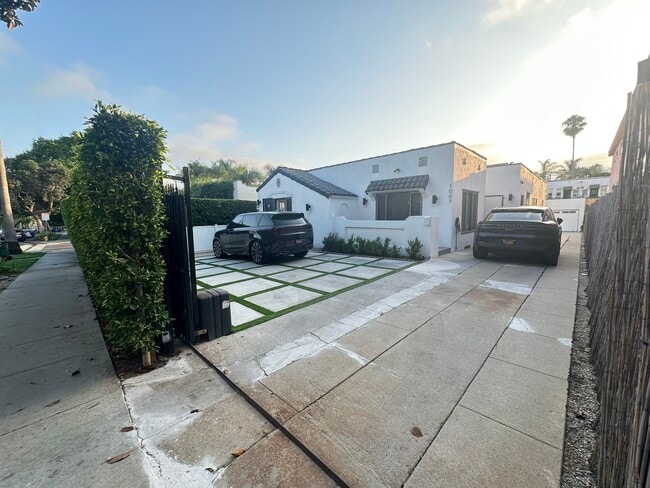 Photo - 1007 N Harper Ave Apartments Unit 1007