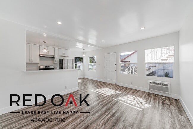 Building Photo - 641 N Serrano Ave