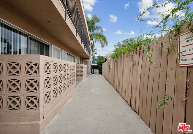 Photo - 7550 Fountain Ave Unit 10