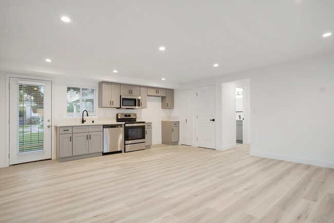 Photo - 8101 Larson Avenue