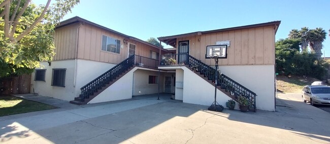 Remodeled 2 Bedroom Condo - Remodeled 2 Bedroom Condo
