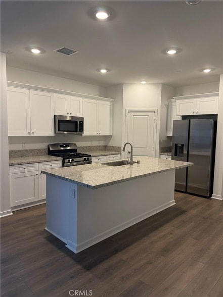 Photo - 32879 Manhattan Ave