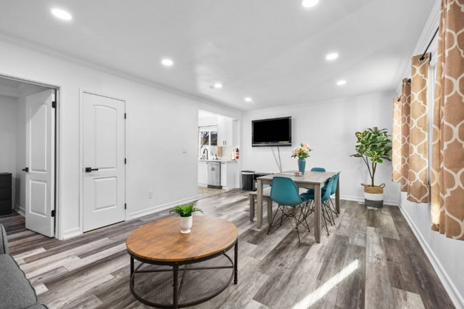 Photo - 2637 Sunset St Townhome