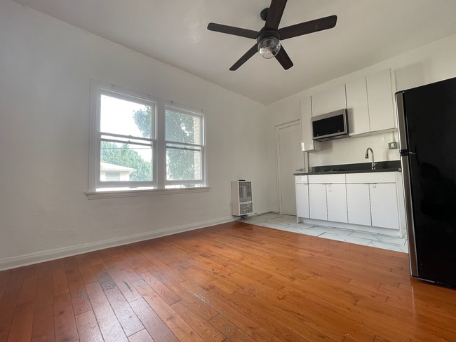 Photo - 1617 Normandie Ave Unit 208