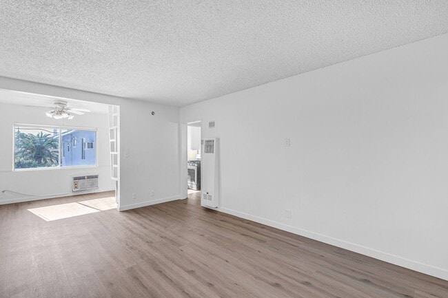 Photo - 6120 Radford Ave Unit 4