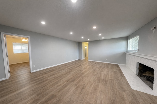 Photo - Private Turfed Yard! Large 5 Bed / 3 Bath House on Dorothy