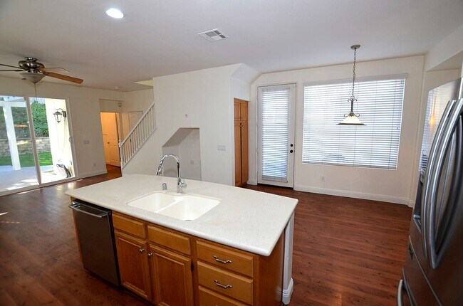 Photo - 4Br/3-1/2 bathroom Home