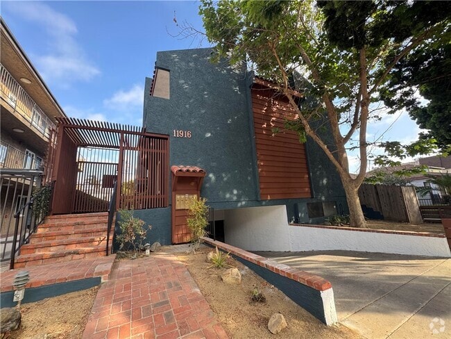 Building Photo - 11916 Venice Blvd. Rental
