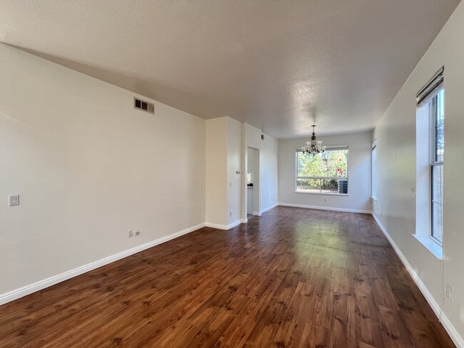 Photo - 4286 Foxrun Dr