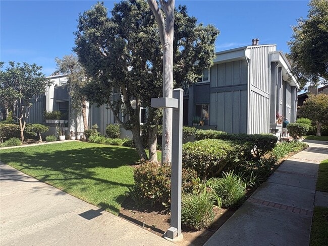 Building Photo - 16982 Pacific Coast Hwy