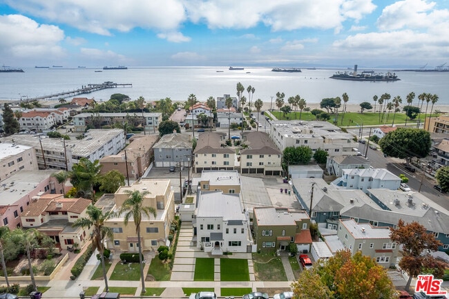 Photo - 3628 E 1st St