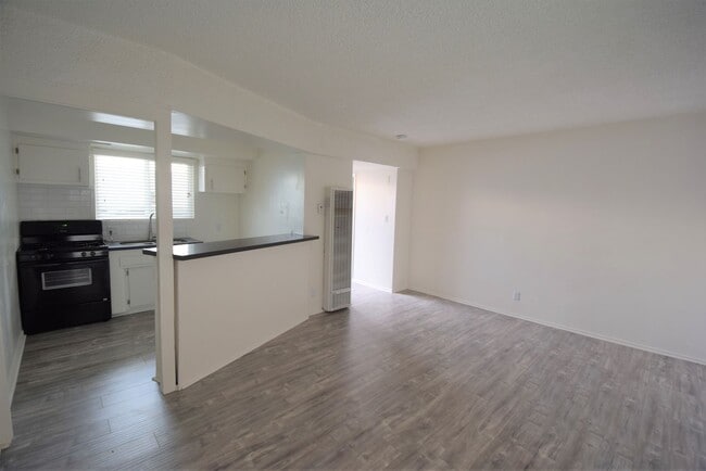 Photo - 5939 Cedros Ave Unit B