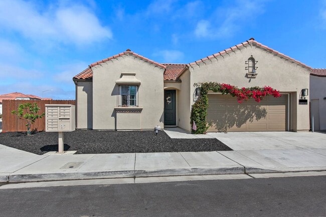 Photo - 4463 Manzanita St
