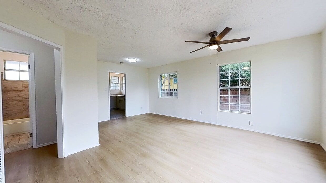 3D Tour - 38020 12th St E