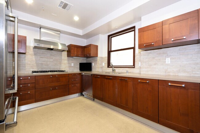 Photo - 1929 Selby Ave Unit 201