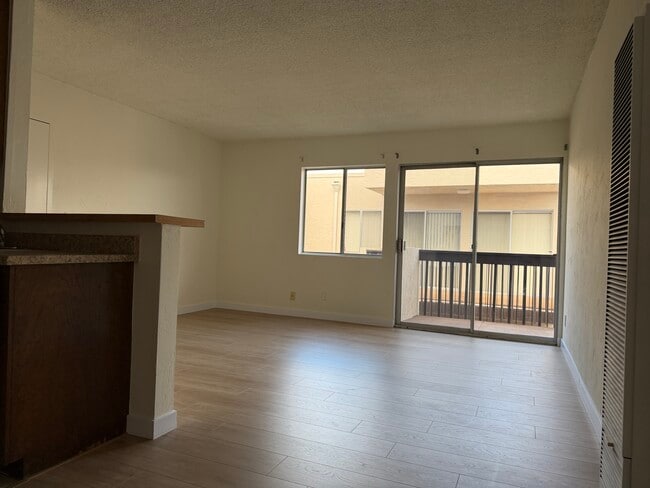 Photo - 15001 Condon Ave