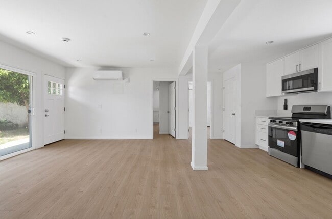Photo - 3118-3114 W 109th St Unit 3-4