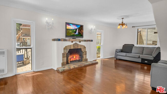 Photo - 2620 Commodore St