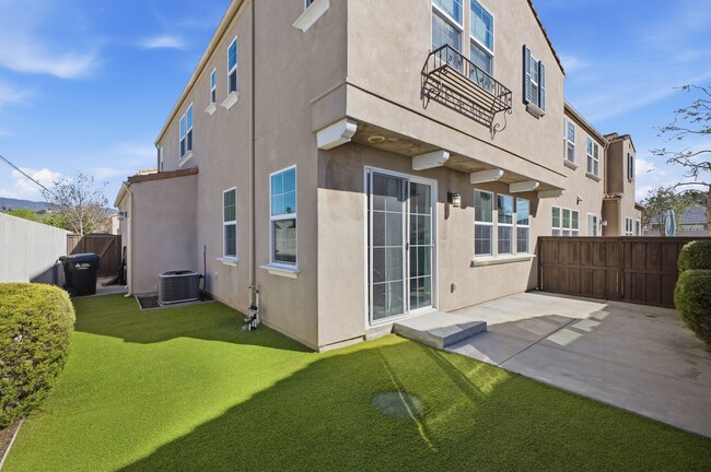 Building Photo - Glendora Unit 289 E Arrow Hwy