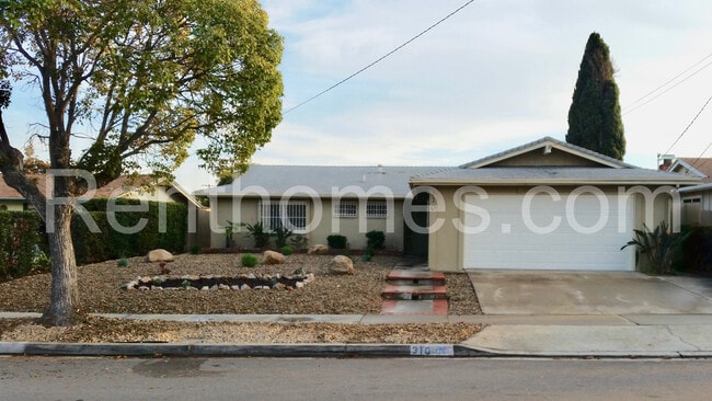 Photo - 310 E Moss St House