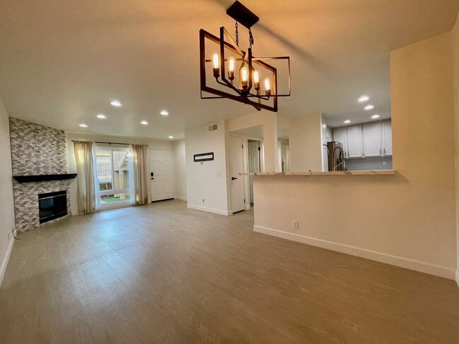 Building Photo - 11517 Fury Ln Unit 1