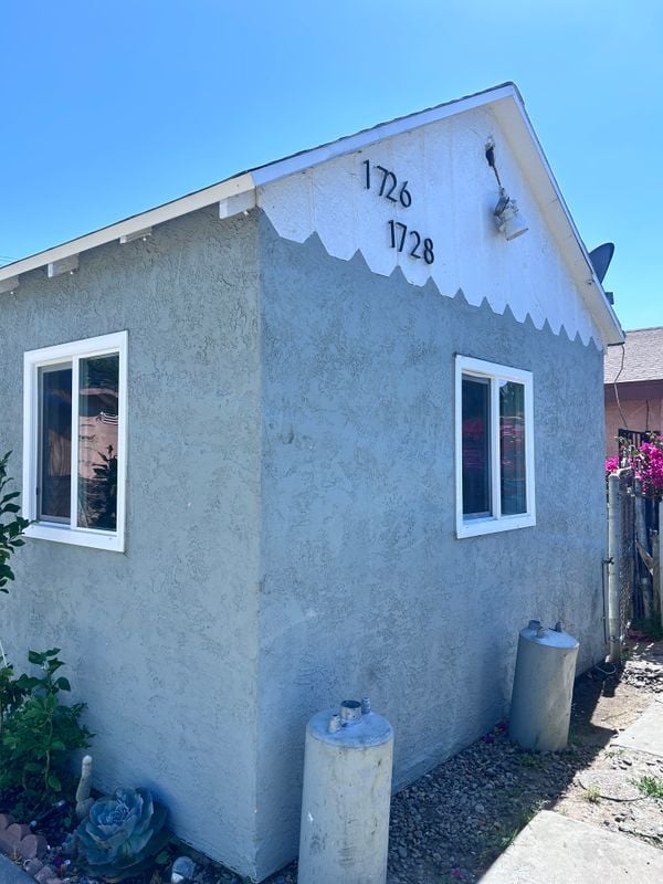 Photo - 1728 W 55th St Apartment
