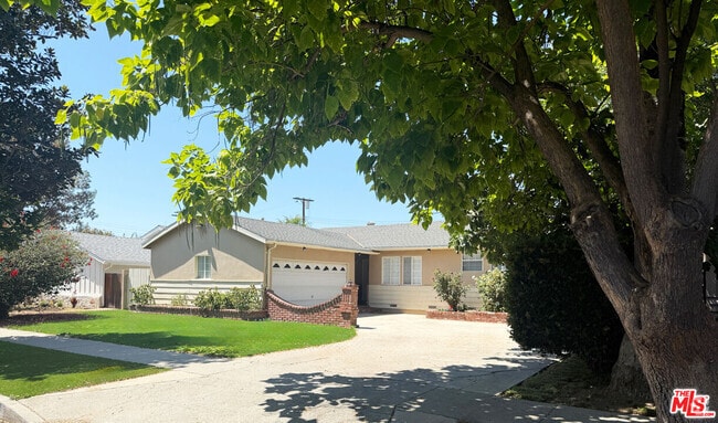 Building Photo - 19023 Cantlay St Rental