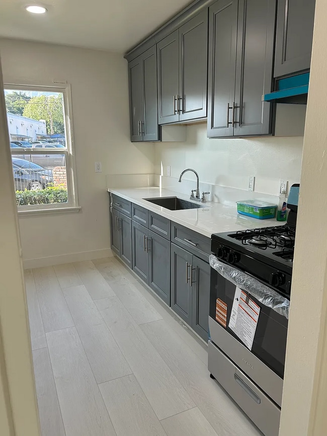 Building Photo - 476 Woodbury Rd Rental