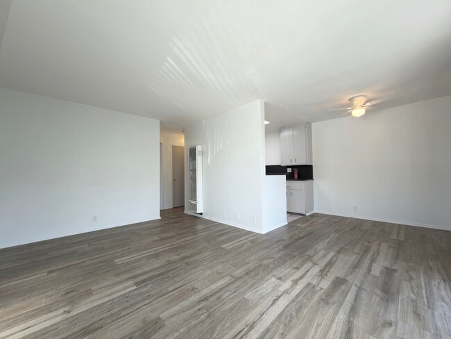 Photo - 1892 Cedar Ave Unit 1892