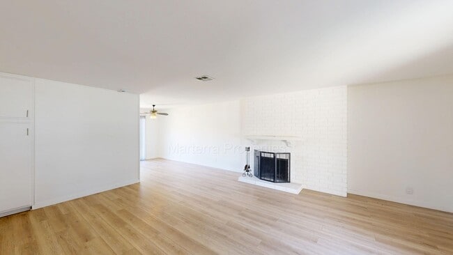 Photo - Ren Cir Unit A