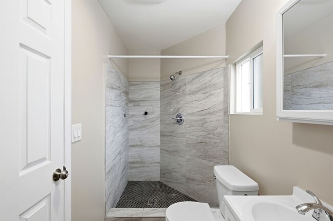 Photo - 554 Ritchey St
