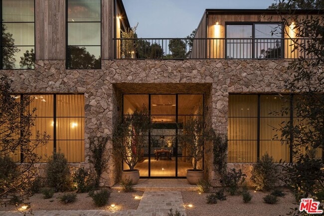 Photo - 3274 Oakdell Rd
