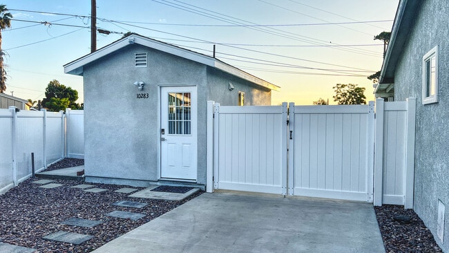 Building Photo - 10281 Courson Dr