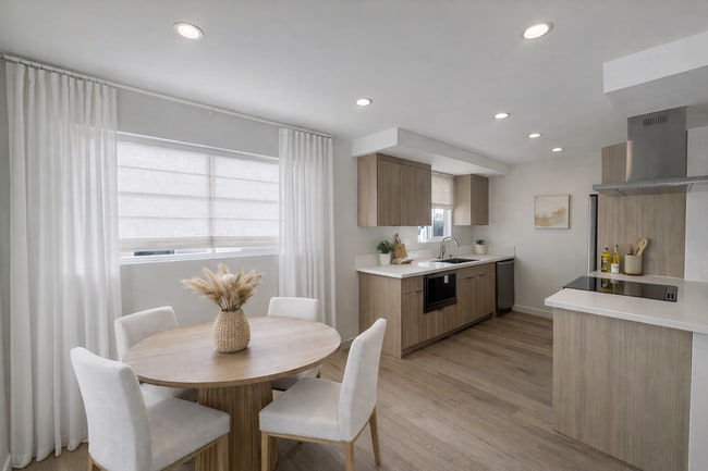 Photo - 1302 Amethyst St