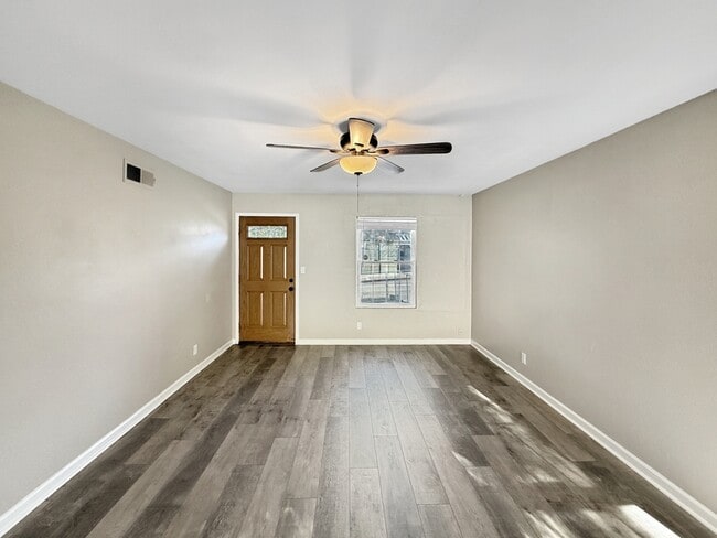 Photo - 13537 Carriage Rd