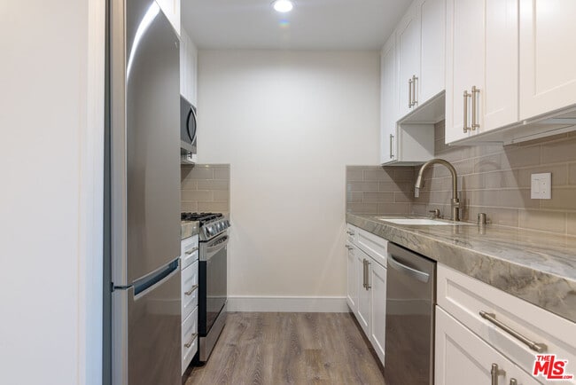 Photo - 1310 W Valencia Dr Unit 1310.5