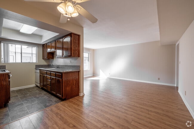 Interior Photo - 515 East Elmwood Ave Rental