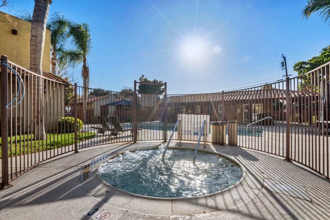 Photo - 1000 Estes St Unit SI ID1513731P