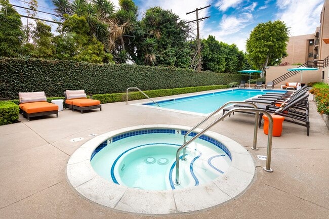 Photo - Burbank Gardens