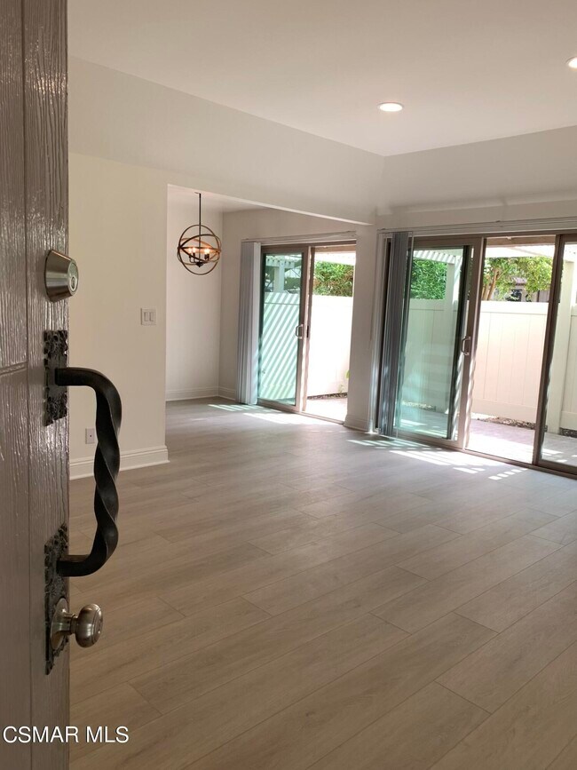 Photo - 1242 Landsburn Cir