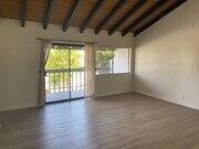 Photo - 2115 Carnegie Ln Unit 4